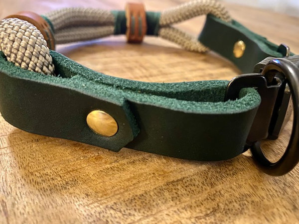 Halsband aus Leder inkl. Wechsel-Seil mit Sicherheitsverschluss